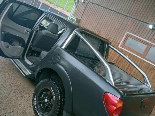 Черный Шевроле Другая, объемом двигателя 2.5 л и пробегом 235 тыс. км за 8000 $, фото 5 на Automoto.ua