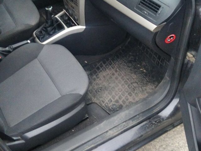 Черный Шевроле Другая, объемом двигателя 1.2 л и пробегом 15 тыс. км за 5000 $, фото 5 на Automoto.ua