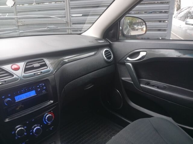 Черный Шевроле Другая, объемом двигателя 1.5 л и пробегом 217 тыс. км за 3800 $, фото 4 на Automoto.ua