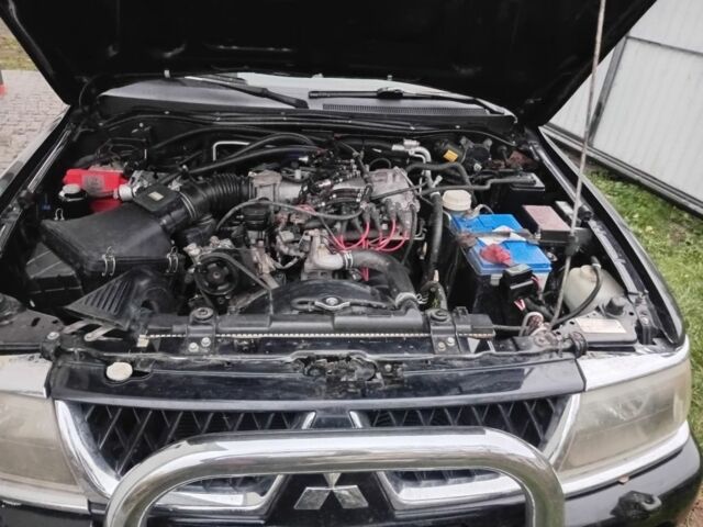 Черный Шевроле Другая, объемом двигателя 3 л и пробегом 230 тыс. км за 9500 $, фото 4 на Automoto.ua