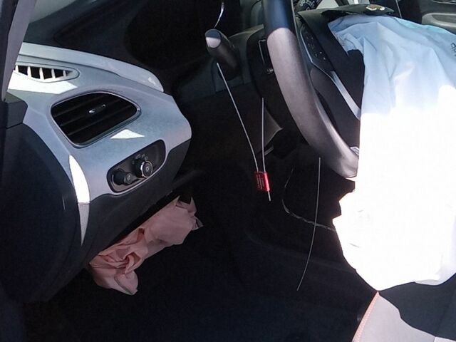 Красный Шевроле Другая, объемом двигателя 0 л и пробегом 98 тыс. км за 5400 $, фото 6 на Automoto.ua