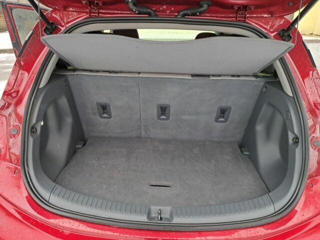 Красный Шевроле Другая, объемом двигателя 0 л и пробегом 53 тыс. км за 19499 $, фото 4 на Automoto.ua