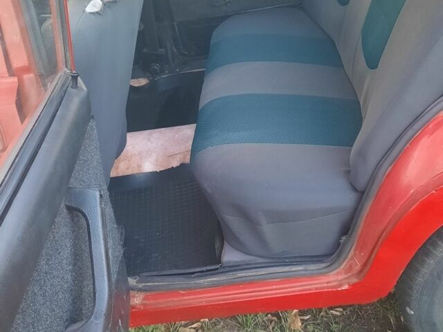 Красный Шевроле Другая, объемом двигателя 1 л и пробегом 999 тыс. км за 595 $, фото 6 на Automoto.ua