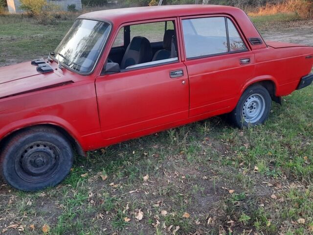 Красный Шевроле Другая, объемом двигателя 1 л и пробегом 999 тыс. км за 595 $, фото 1 на Automoto.ua