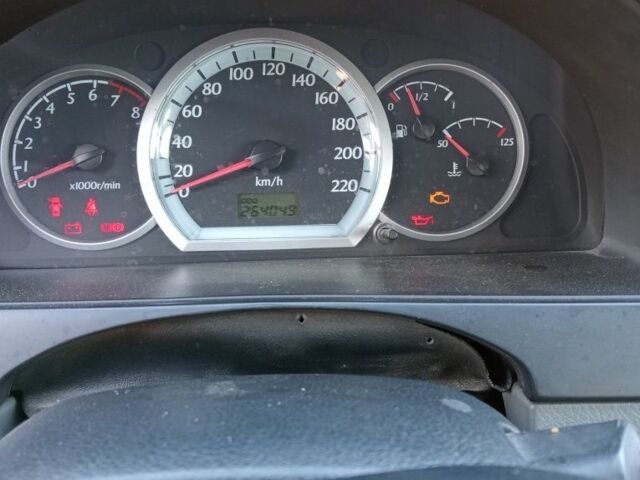 Красный Шевроле Другая, объемом двигателя 1.6 л и пробегом 264 тыс. км за 4500 $, фото 3 на Automoto.ua