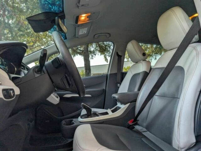 Красный Шевроле Другая, объемом двигателя 0 л и пробегом 16 тыс. км за 5900 $, фото 9 на Automoto.ua