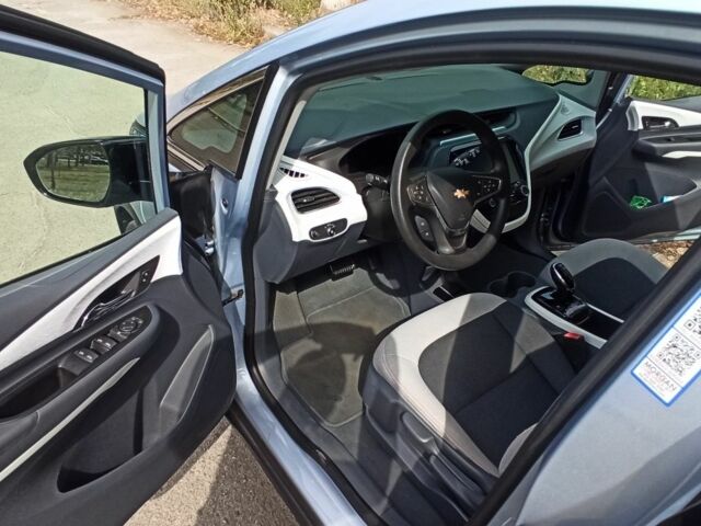 Серый Шевроле Другая, объемом двигателя 0 л и пробегом 114 тыс. км за 15000 $, фото 4 на Automoto.ua