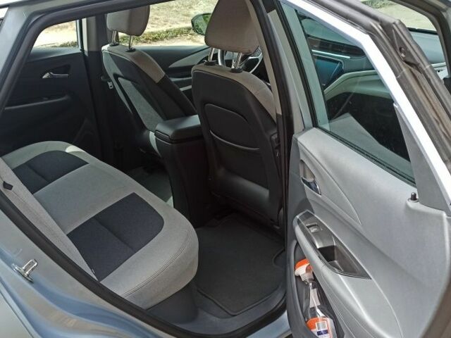 Серый Шевроле Другая, объемом двигателя 0 л и пробегом 114 тыс. км за 15000 $, фото 7 на Automoto.ua