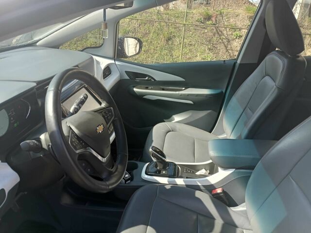 Серый Шевроле Другая, объемом двигателя 0 л и пробегом 68 тыс. км за 16000 $, фото 13 на Automoto.ua