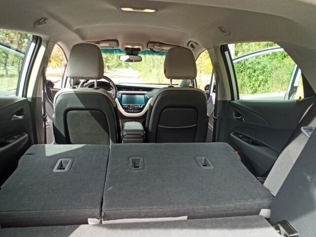 Серый Шевроле Другая, объемом двигателя 0 л и пробегом 114 тыс. км за 15000 $, фото 9 на Automoto.ua