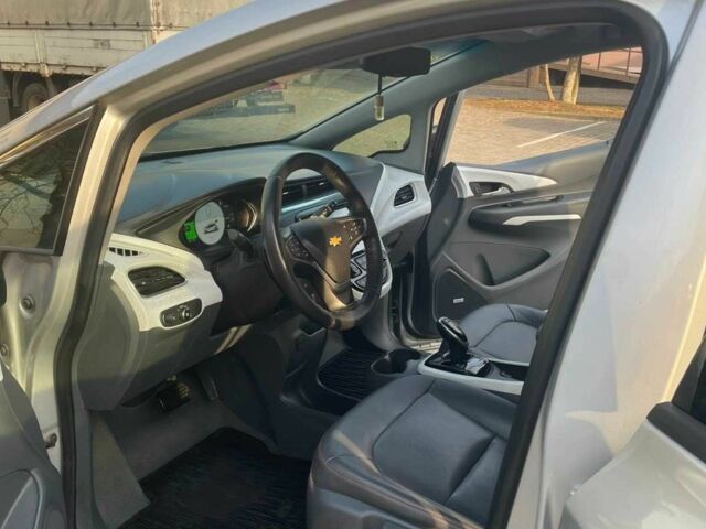 Серый Шевроле Другая, объемом двигателя 0 л и пробегом 68 тыс. км за 16000 $, фото 7 на Automoto.ua