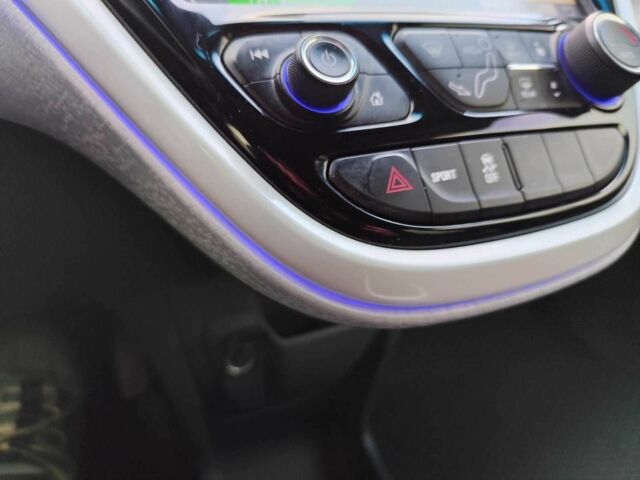 Сірий Шевроле Інша, об'ємом двигуна 0 л та пробігом 110 тис. км за 14444 $, фото 15 на Automoto.ua