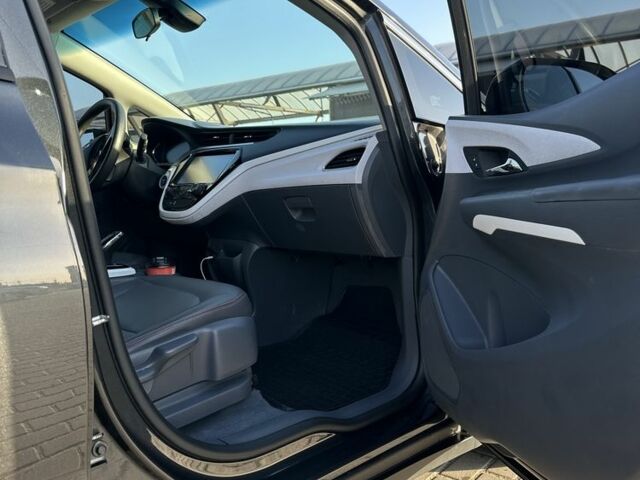 Серый Шевроле Другая, объемом двигателя 0 л и пробегом 106 тыс. км за 14000 $, фото 4 на Automoto.ua