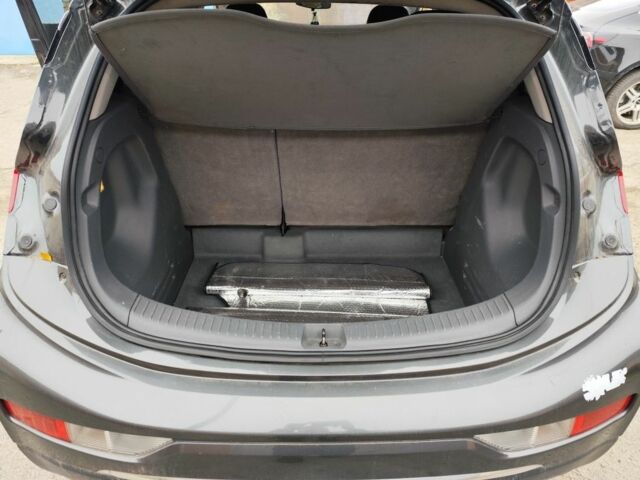 Серый Шевроле Другая, объемом двигателя 0 л и пробегом 185 тыс. км за 14000 $, фото 13 на Automoto.ua