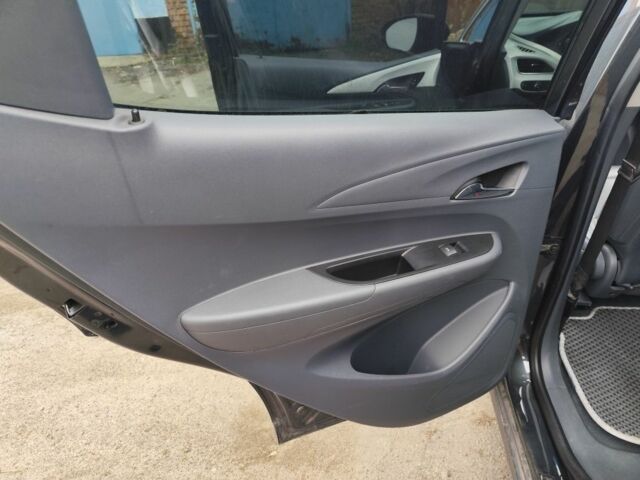 Серый Шевроле Другая, объемом двигателя 0 л и пробегом 185 тыс. км за 14000 $, фото 19 на Automoto.ua