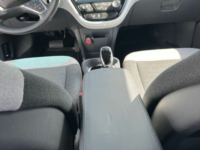 Сірий Шевроле Інша, об'ємом двигуна 0 л та пробігом 60 тис. км за 14800 $, фото 5 на Automoto.ua