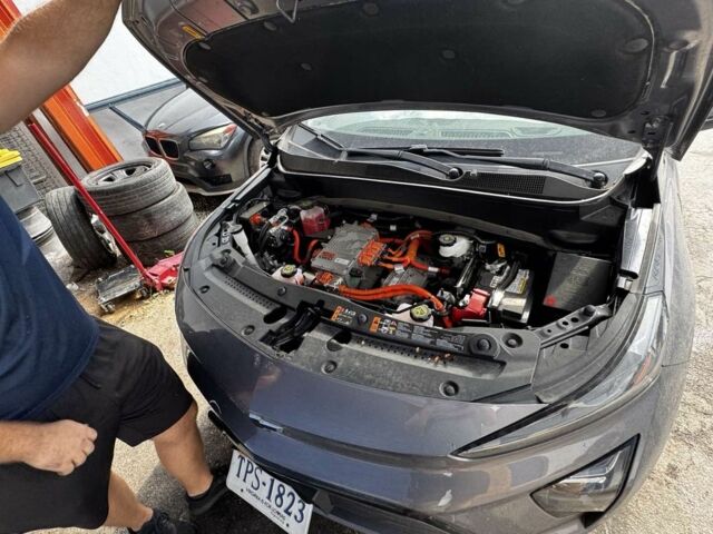 Серый Шевроле Другая, объемом двигателя 0 л и пробегом 48 тыс. км за 15000 $, фото 1 на Automoto.ua