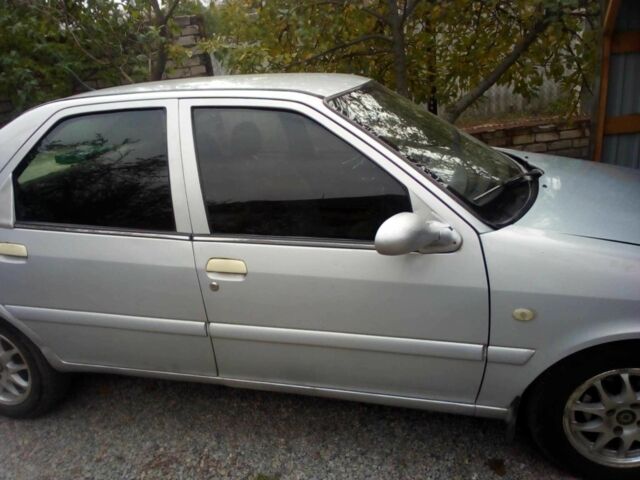 Серый Шевроле Другая, объемом двигателя 1.5 л и пробегом 140 тыс. км за 1200 $, фото 1 на Automoto.ua