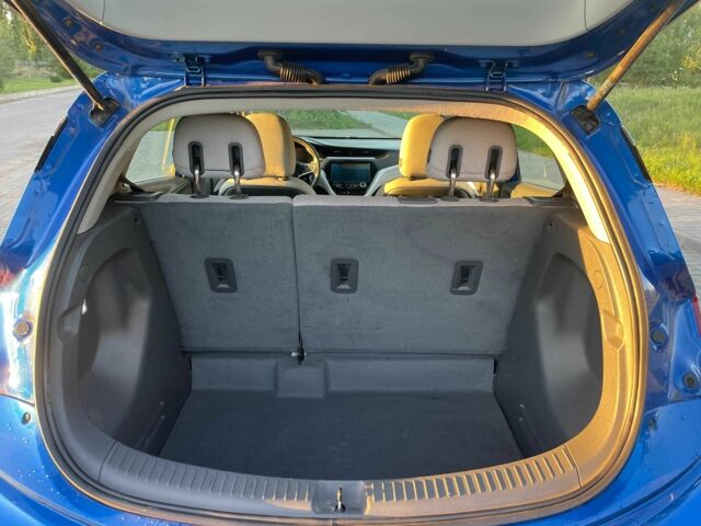 Синій Шевроле Інша, об'ємом двигуна 0 л та пробігом 62 тис. км за 15999 $, фото 17 на Automoto.ua