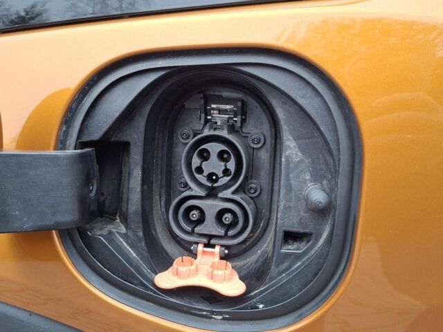 Помаранчевий Шевроле Інша, об'ємом двигуна 0 л та пробігом 77 тис. км за 13950 $, фото 21 на Automoto.ua