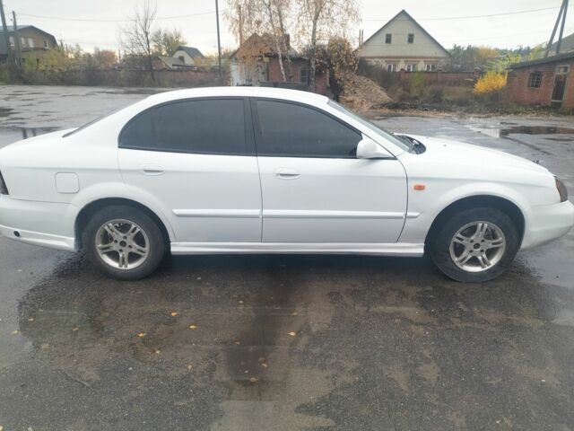 Шевроле Эпика 2004 в Сумах на Automoto.ua Белый Шевроле Эпика, объемом двигателя 2 л и пробегом 210 тыс. км за 3500 $, фото 3 на Automoto.ua