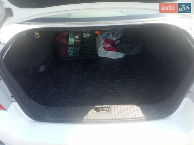 Белый Шевроле Эпика, объемом двигателя 1.99 л и пробегом 183 тыс. км за 4500 $, фото 16 на Automoto.ua