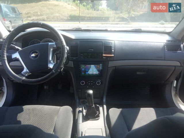 Белый Шевроле Эпика, объемом двигателя 1.99 л и пробегом 183 тыс. км за 4500 $, фото 12 на Automoto.ua