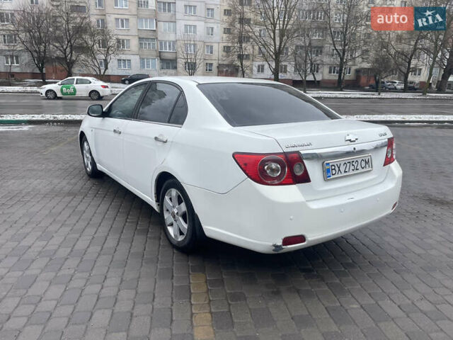 Белый Шевроле Эпика, объемом двигателя 2.5 л и пробегом 230 тыс. км за 4300 $, фото 6 на Automoto.ua