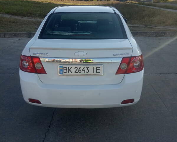 Белый Шевроле Эпика, объемом двигателя 1.99 л и пробегом 183 тыс. км за 4500 $, фото 4 на Automoto.ua