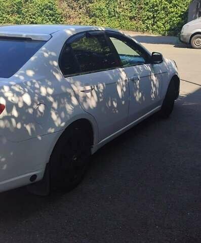 Белый Шевроле Эпика, объемом двигателя 2.5 л и пробегом 300 тыс. км за 4700 $, фото 5 на Automoto.ua