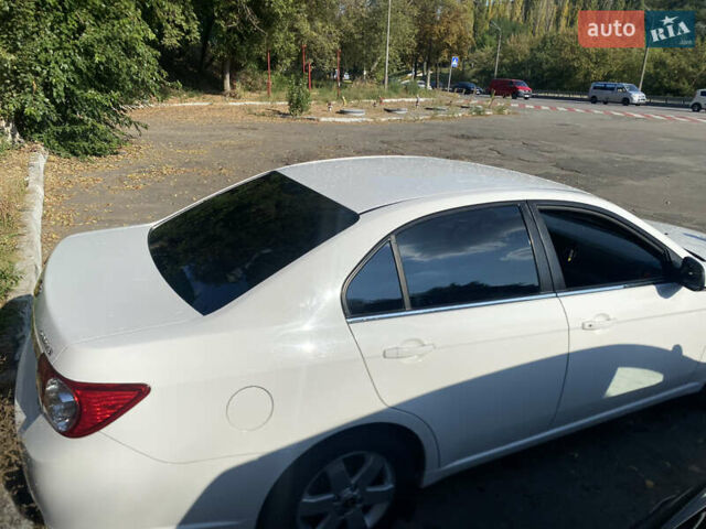 Белый Шевроле Эпика, объемом двигателя 2 л и пробегом 99 тыс. км за 6400 $, фото 11 на Automoto.ua