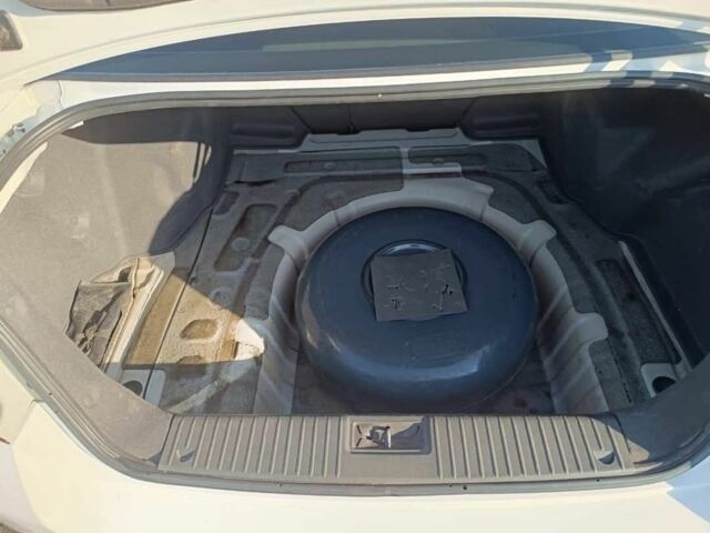 Белый Шевроле Эпика, объемом двигателя 2.5 л и пробегом 230 тыс. км за 5800 $, фото 3 на Automoto.ua