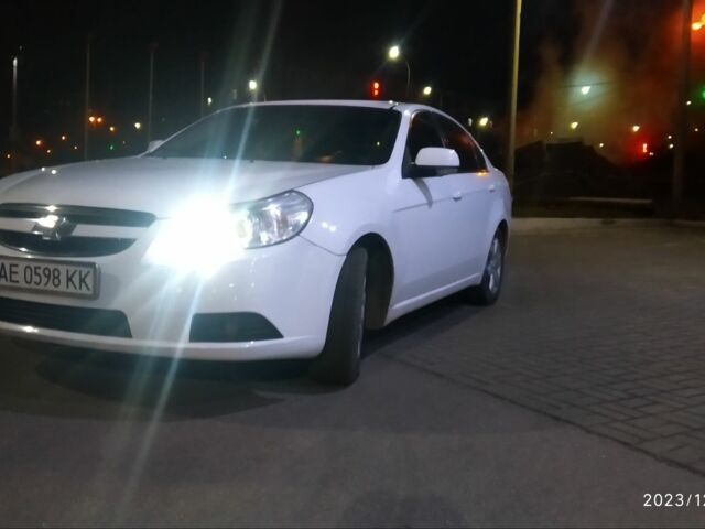 Белый Шевроле Эпика, объемом двигателя 2 л и пробегом 160 тыс. км за 4400 $, фото 1 на Automoto.ua