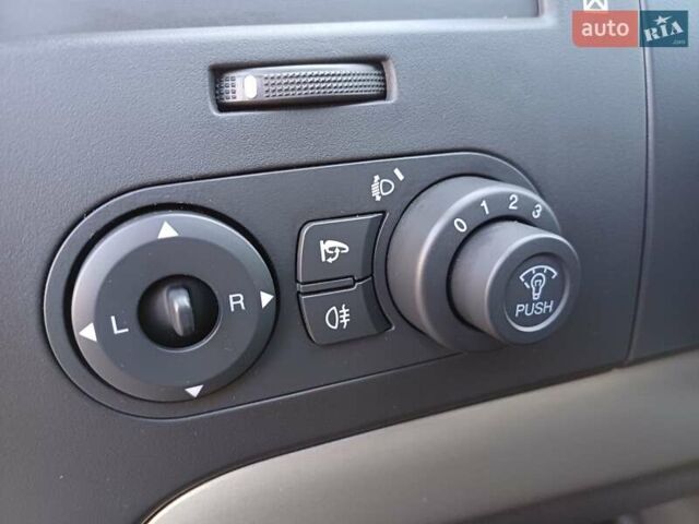 Белый Шевроле Эпика, объемом двигателя 2.5 л и пробегом 210 тыс. км за 6000 $, фото 12 на Automoto.ua