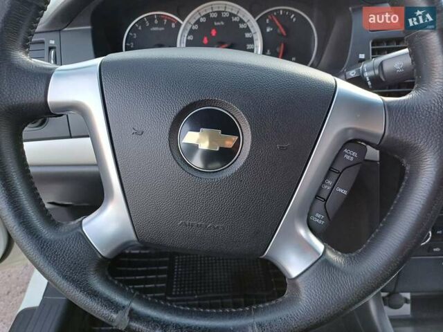 Белый Шевроле Эпика, объемом двигателя 2.5 л и пробегом 210 тыс. км за 6000 $, фото 22 на Automoto.ua