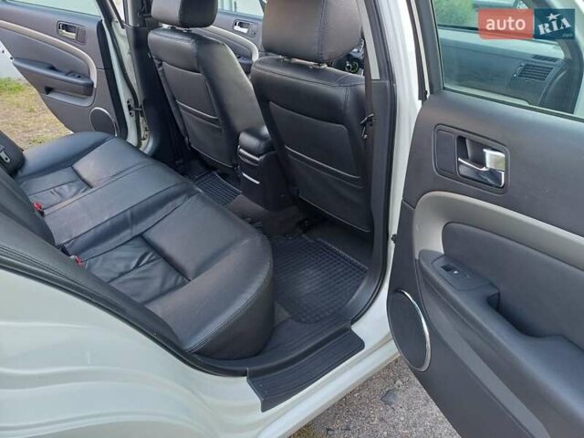 Белый Шевроле Эпика, объемом двигателя 2.5 л и пробегом 210 тыс. км за 6000 $, фото 17 на Automoto.ua