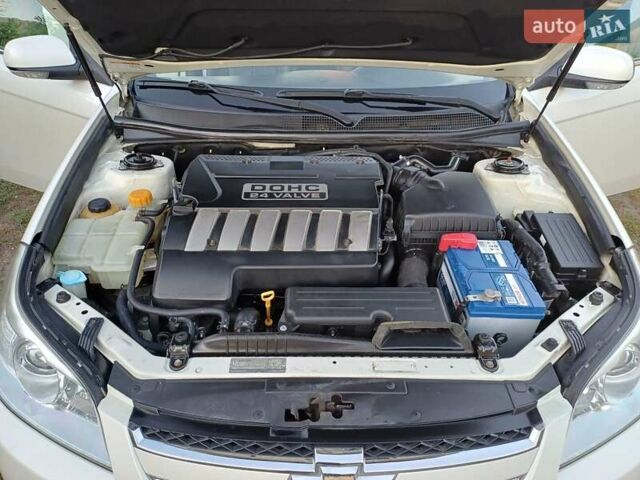 Белый Шевроле Эпика, объемом двигателя 2.5 л и пробегом 210 тыс. км за 6000 $, фото 20 на Automoto.ua