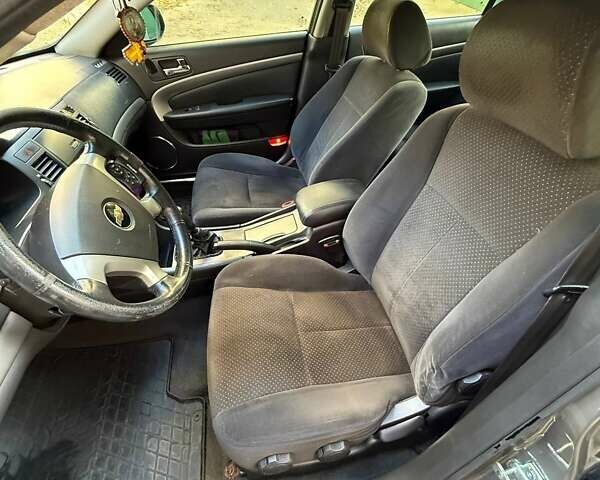 Бежевый Шевроле Эпика, объемом двигателя 2 л и пробегом 125 тыс. км за 3750 $, фото 5 на Automoto.ua