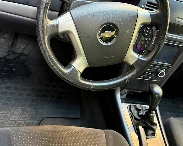 Бежевый Шевроле Эпика, объемом двигателя 2 л и пробегом 125 тыс. км за 3750 $, фото 7 на Automoto.ua