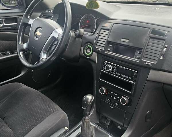 Черный Шевроле Эпика, объемом двигателя 2.49 л и пробегом 200 тыс. км за 3000 $, фото 10 на Automoto.ua