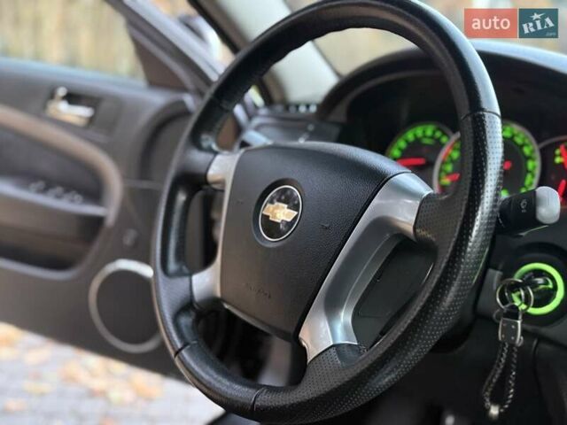 Чорний Шевроле Епіка, об'ємом двигуна 1.99 л та пробігом 186 тис. км за 3999 $, фото 44 на Automoto.ua