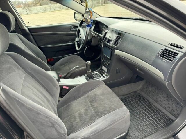 Чорний Шевроле Епіка, об'ємом двигуна 2 л та пробігом 283 тис. км за 5300 $, фото 7 на Automoto.ua