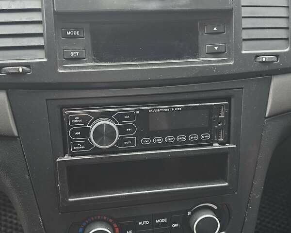 Черный Шевроле Эпика, объемом двигателя 2.49 л и пробегом 200 тыс. км за 3000 $, фото 4 на Automoto.ua