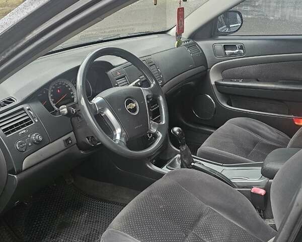 Черный Шевроле Эпика, объемом двигателя 2.49 л и пробегом 200 тыс. км за 3000 $, фото 6 на Automoto.ua