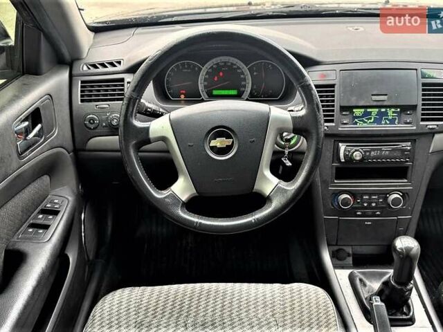 Чорний Шевроле Епіка, об'ємом двигуна 2 л та пробігом 110 тис. км за 5790 $, фото 13 на Automoto.ua