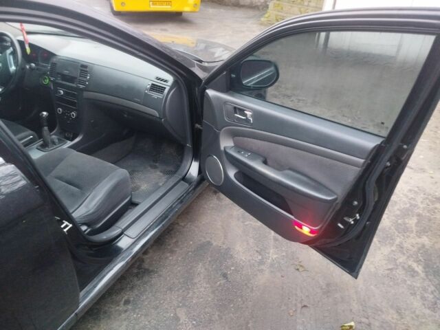 Черный Шевроле Эпика, объемом двигателя 2.5 л и пробегом 280 тыс. км за 3850 $, фото 8 на Automoto.ua