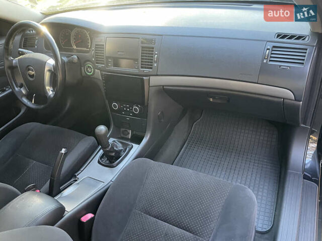 Черный Шевроле Эпика, объемом двигателя 2 л и пробегом 190 тыс. км за 4950 $, фото 46 на Automoto.ua