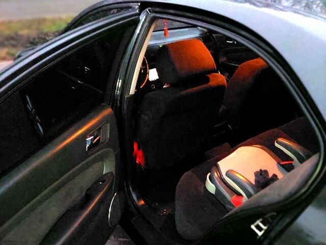 Чорний Шевроле Епіка, об'ємом двигуна 2 л та пробігом 307 тис. км за 4700 $, фото 5 на Automoto.ua