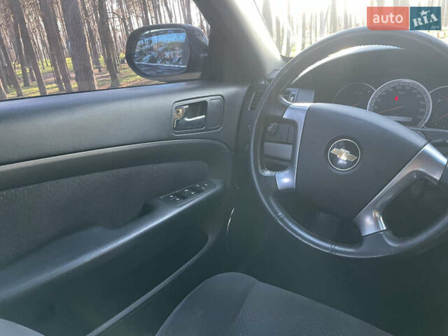 Черный Шевроле Эпика, объемом двигателя 2 л и пробегом 190 тыс. км за 4950 $, фото 54 на Automoto.ua