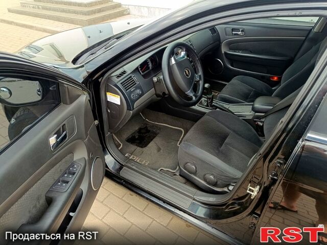 Чорний Шевроле Епіка, об'ємом двигуна 2 л та пробігом 119 тис. км за 4700 $, фото 4 на Automoto.ua